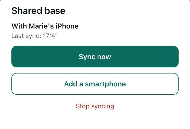 The Shared base sheet: last sync, Sync now, Add a smartphone, Stop syncing.
