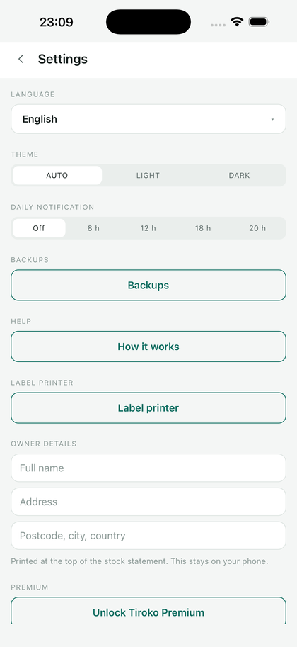 The Settings screen: language, theme, daily notification, backups, help, label printer.