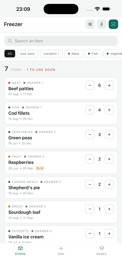The Stock screen of a freezer: seven items with their categories, locations and dates.