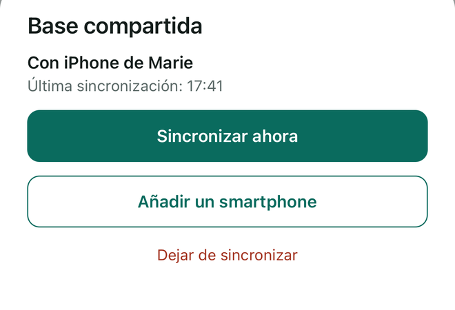 La hoja Base compartida: última sincronización, Sincronizar ahora, Añadir un smartphone, Dejar de sincronizar.