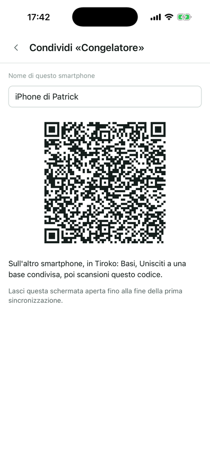 La schermata Condividi: nome di questo smartphone e codice QR da scansionare.