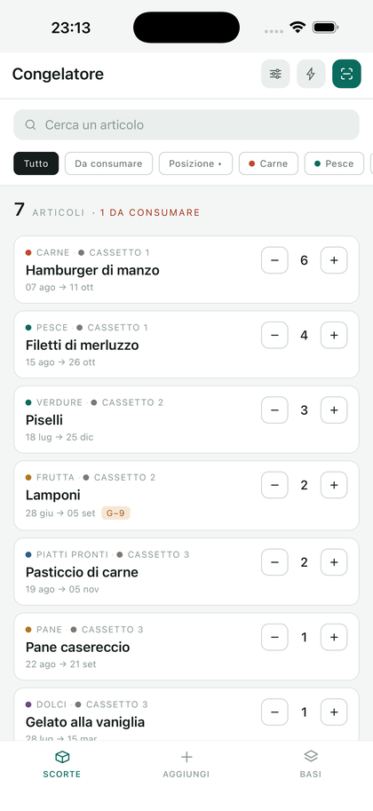 La schermata Scorte di un congelatore: sette articoli con categorie, posizioni e date.