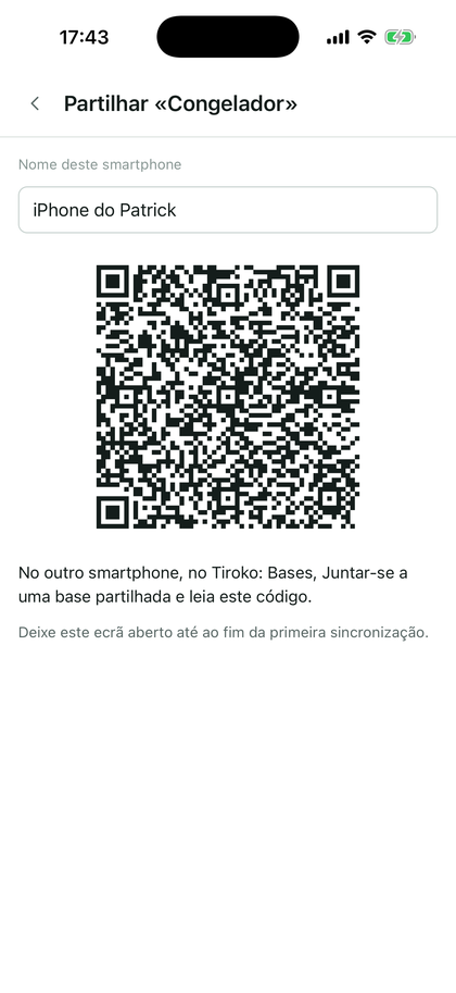 O ecrã Partilhar: nome deste smartphone e código QR para ler.